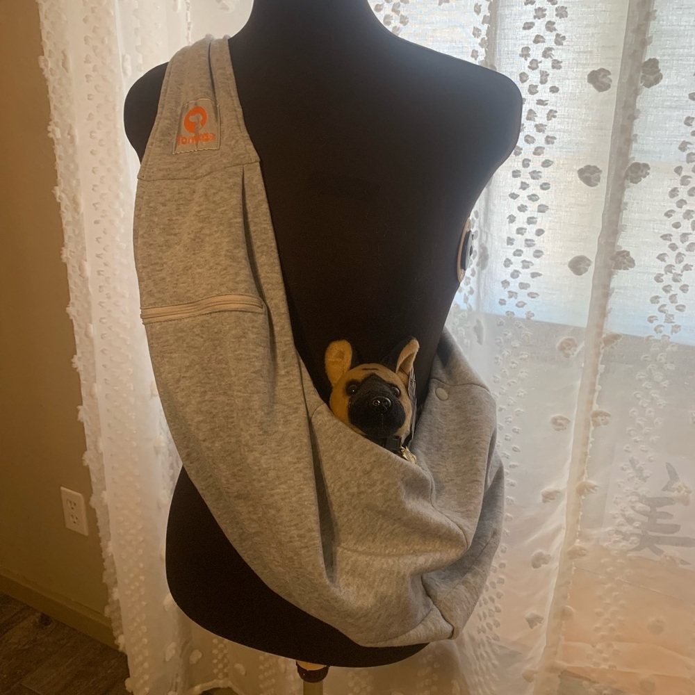 Pet sling bag carrier